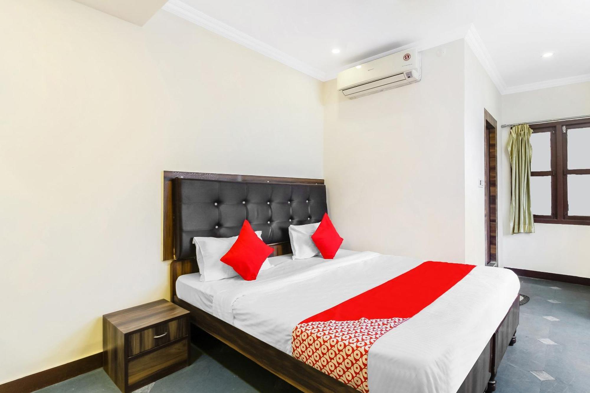 Hotel O Tokyo Hyderabad Exteriör bild