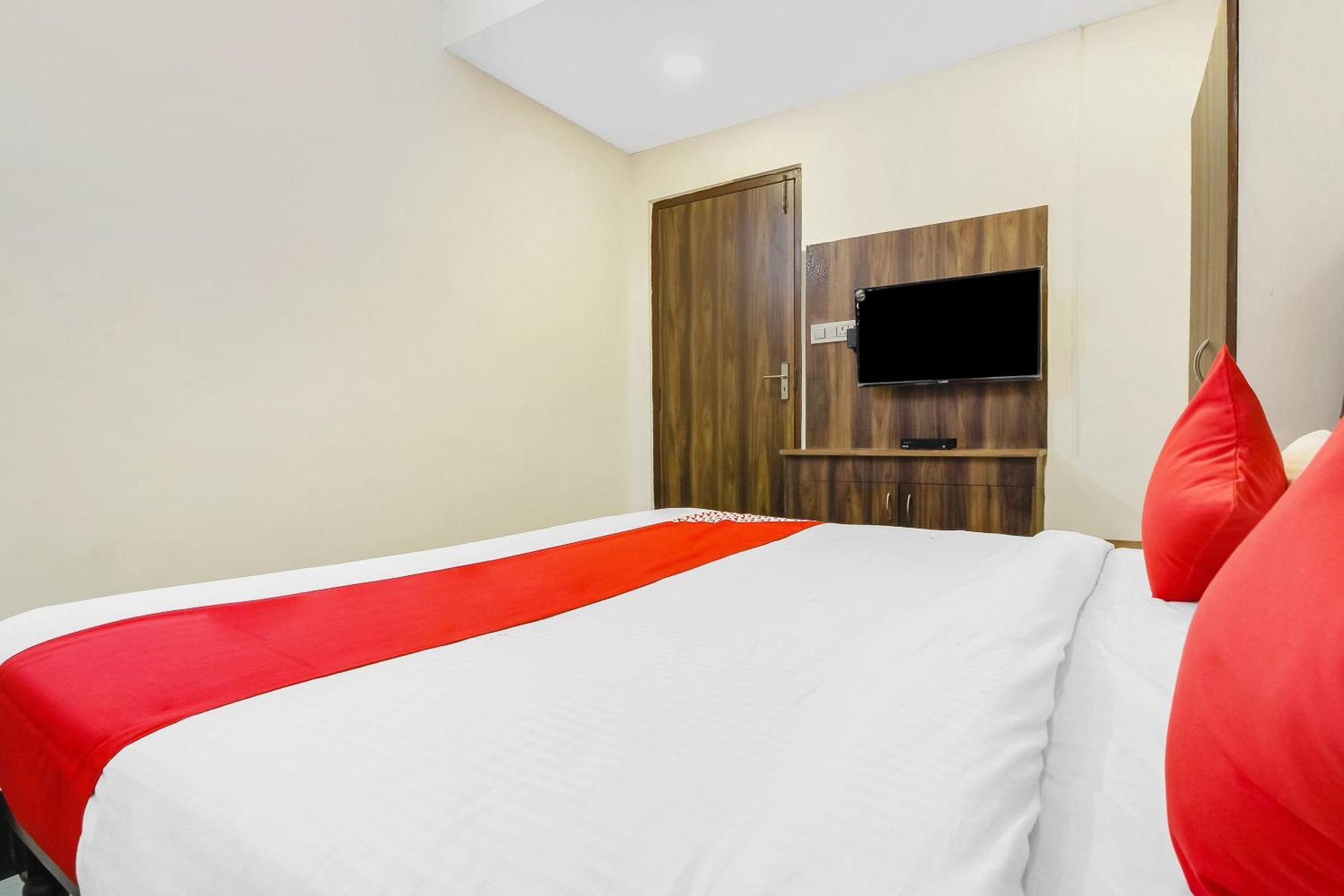 Hotel O Tokyo Hyderabad Exteriör bild