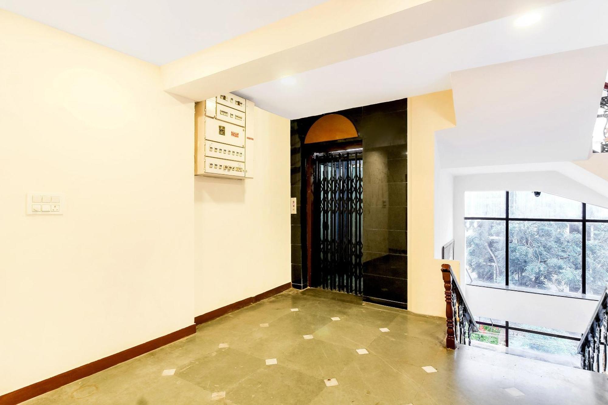 Hotel O Tokyo Hyderabad Exteriör bild