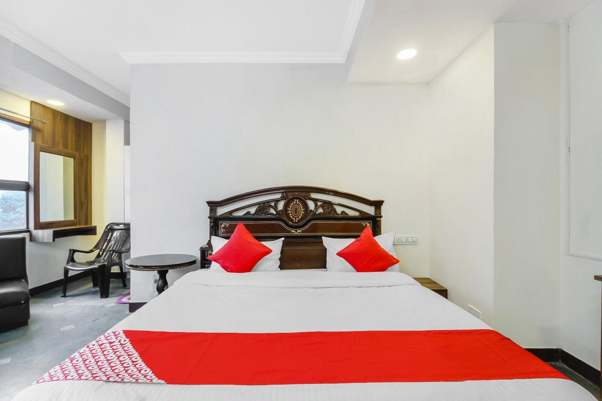 Hotel O Tokyo Hyderabad Exteriör bild