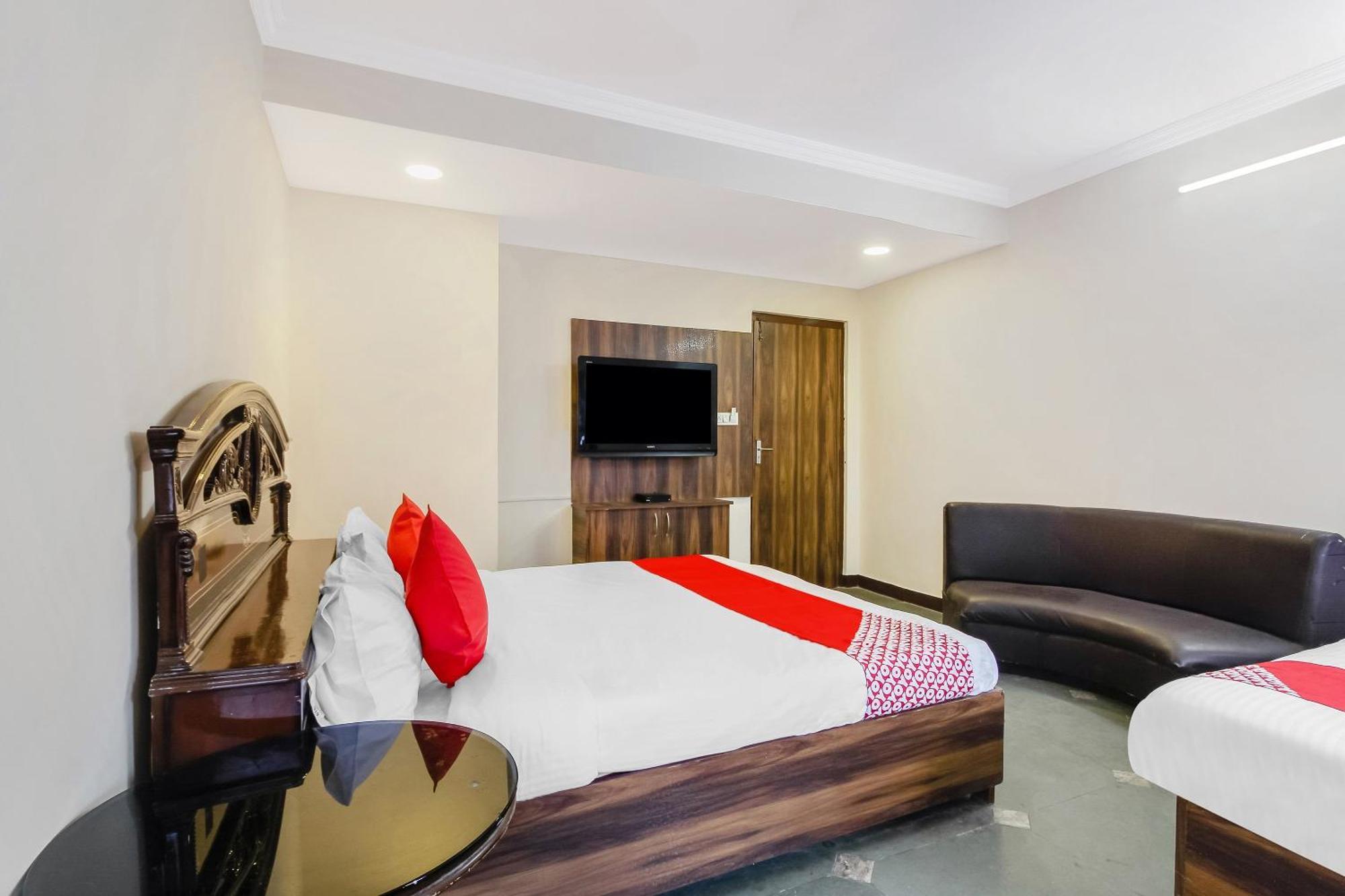 Hotel O Tokyo Hyderabad Exteriör bild