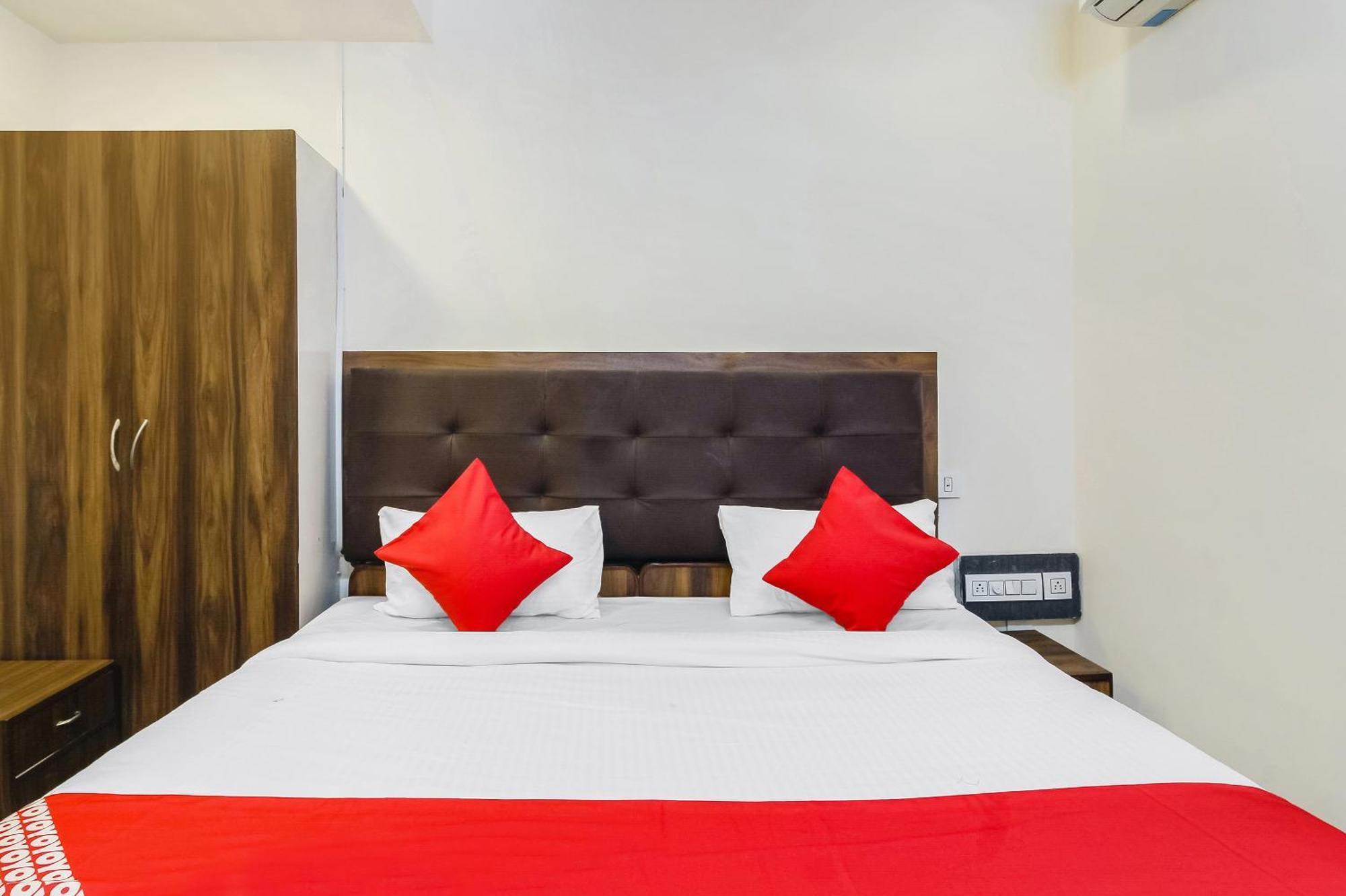 Hotel O Tokyo Hyderabad Exteriör bild