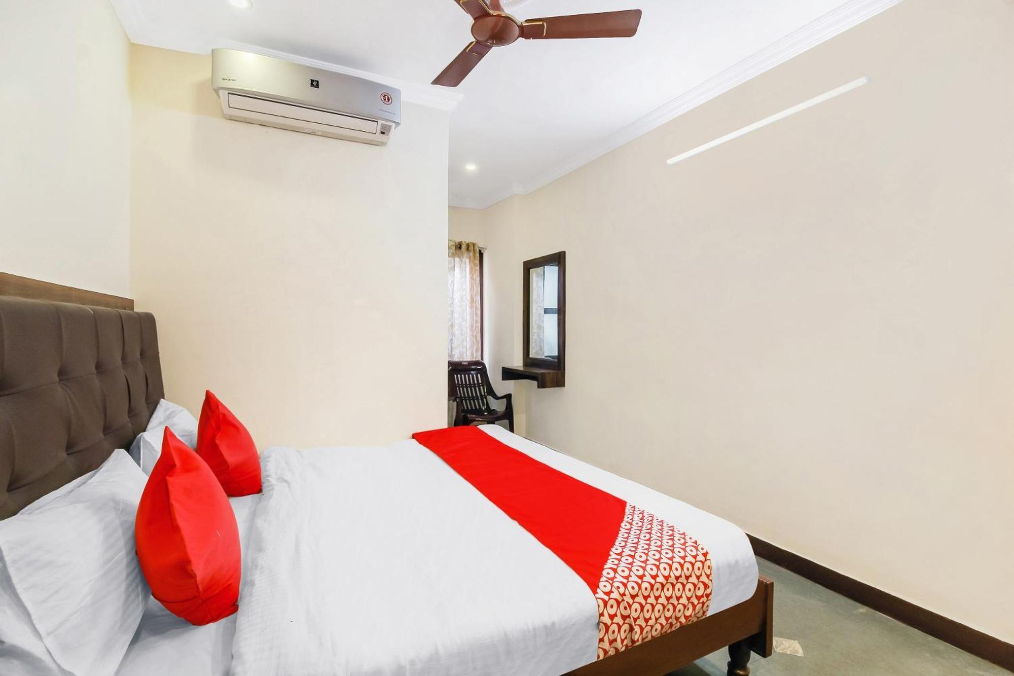 Hotel O Tokyo Hyderabad Exteriör bild
